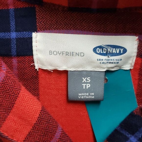 Old navy top  - Picture 2 of 3